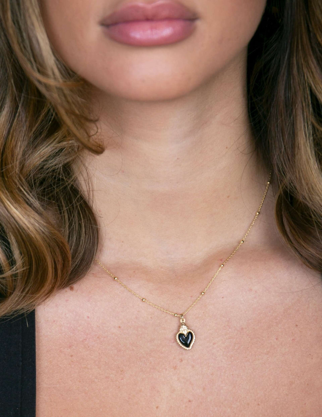 Collana Cuore Sacro Smaltato Nero