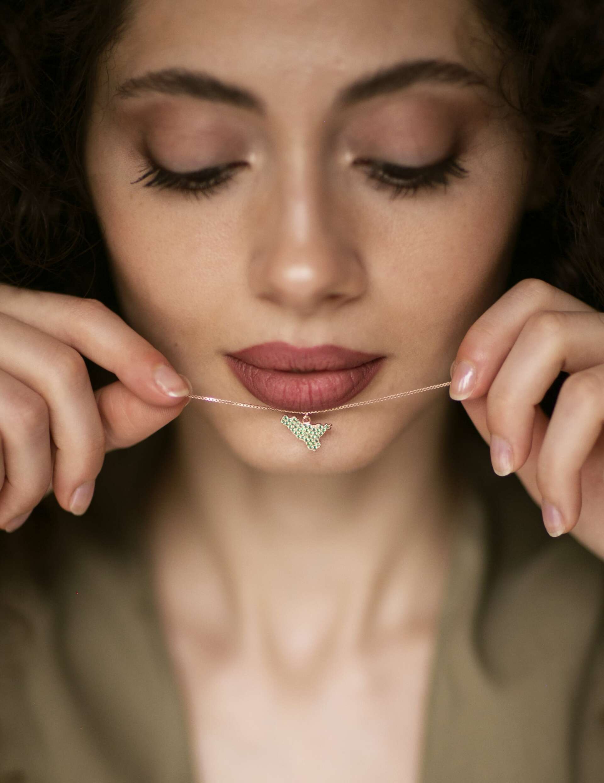 Collana Sicilia Zirconi Media