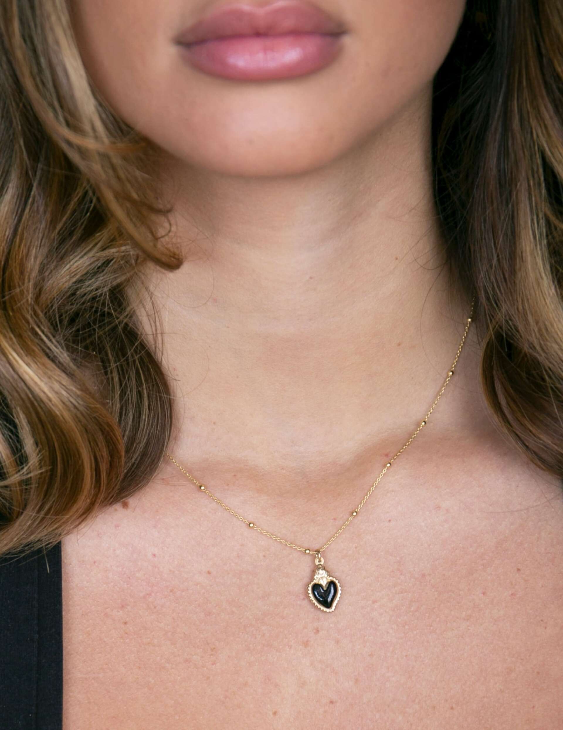 Collana Cuore Sacro Smaltato Nero